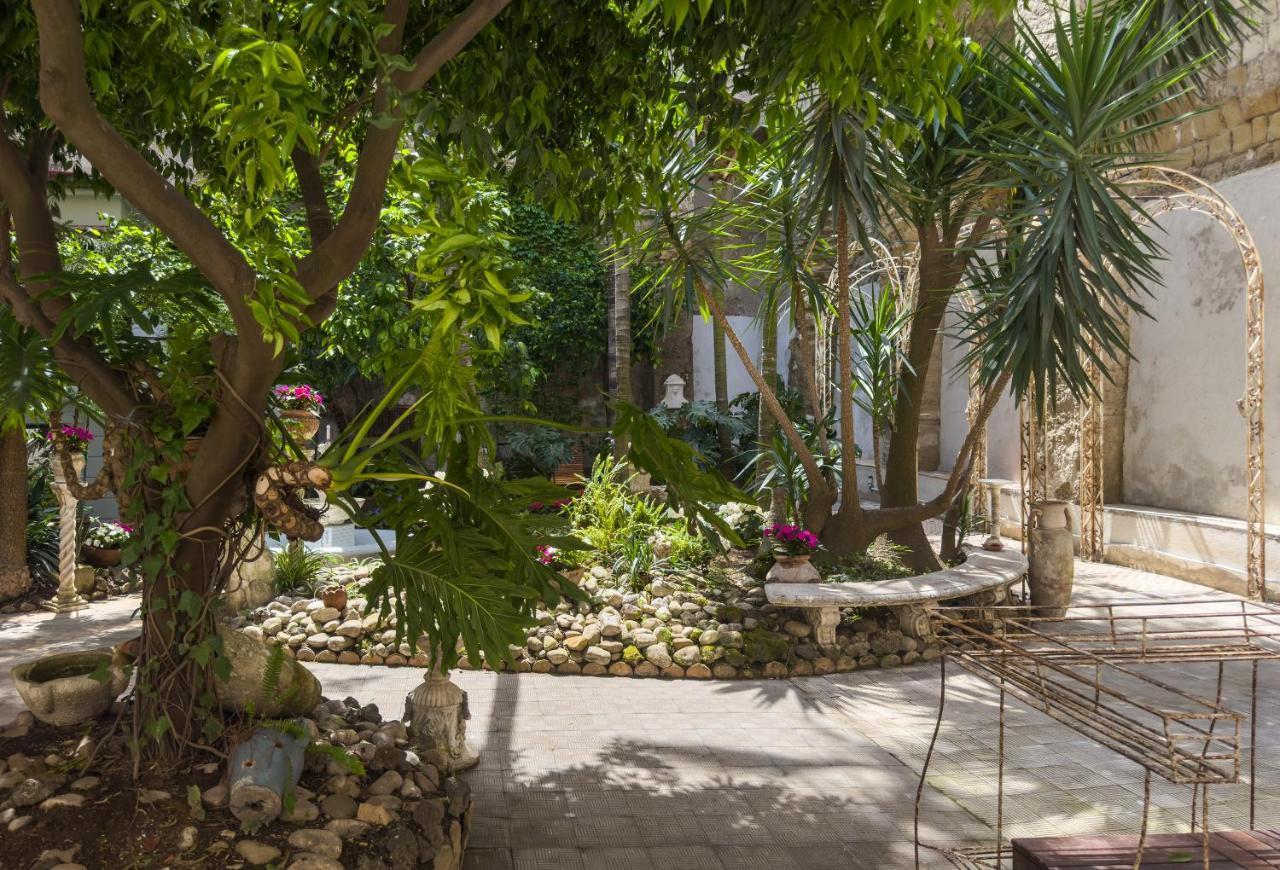 Hotel Artemisia Domus - Giardino Neapel Exterior foto