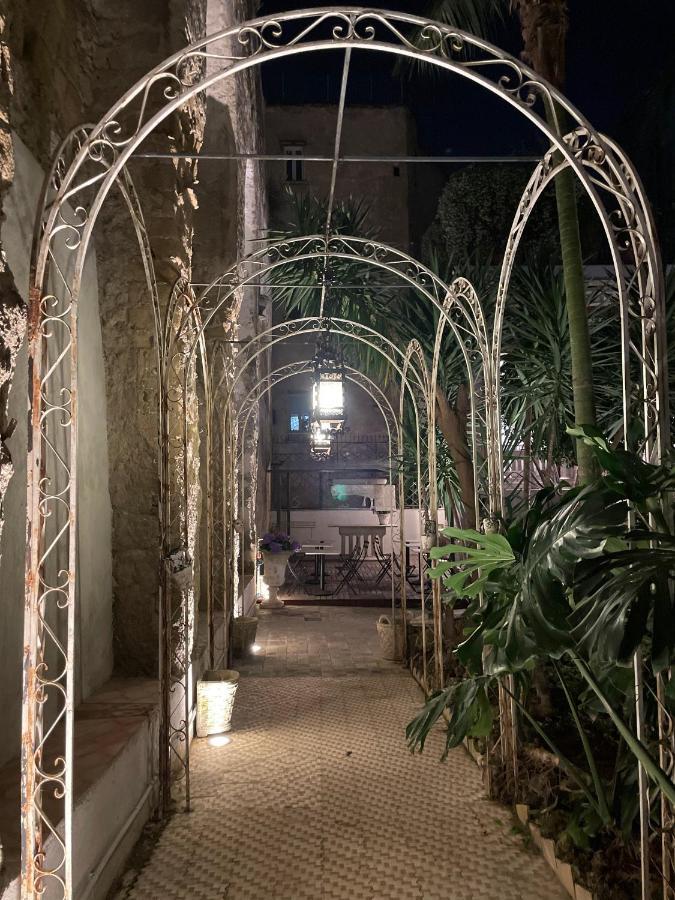 Hotel Artemisia Domus - Giardino Neapel Exterior foto