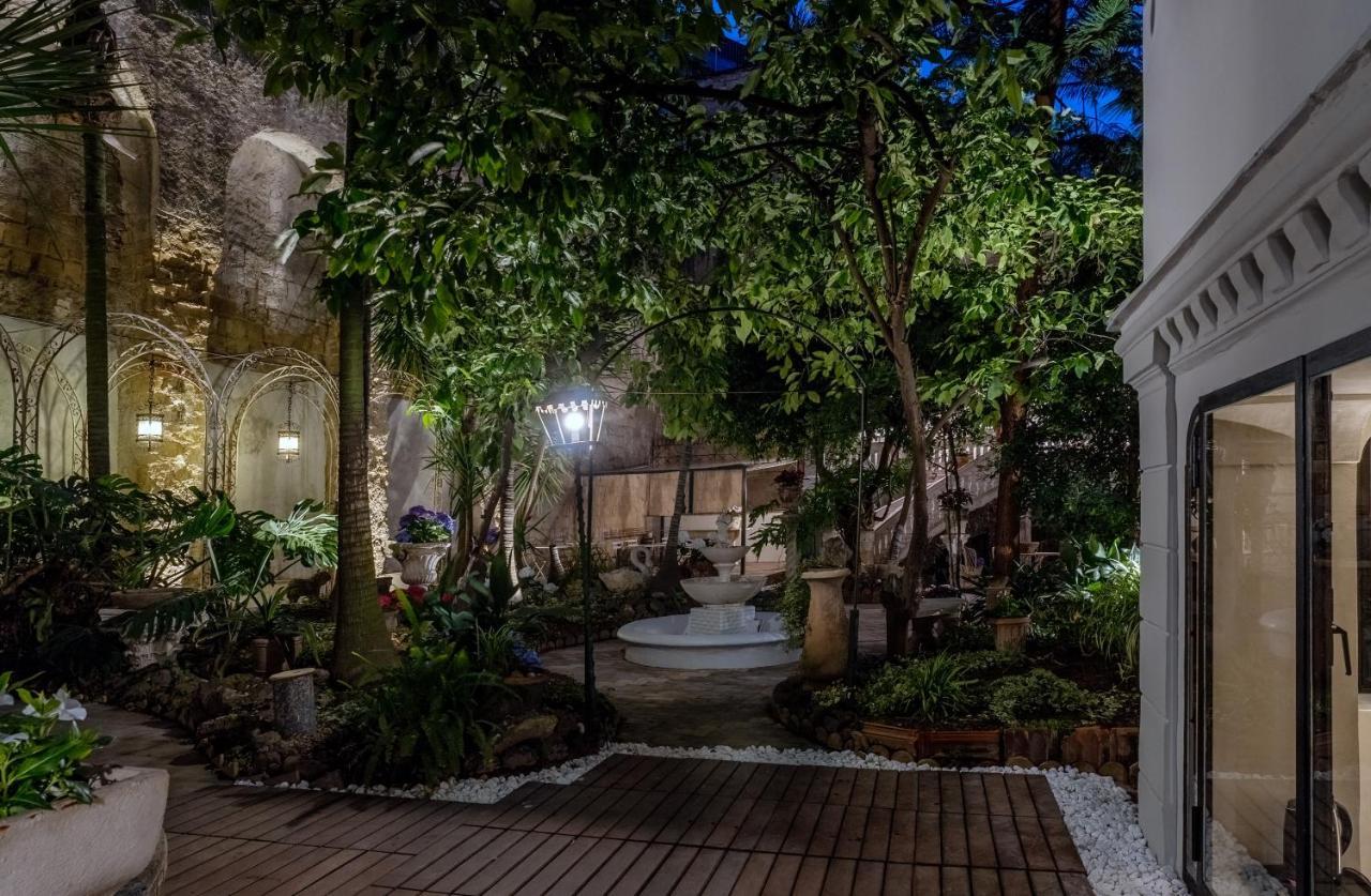 Hotel Artemisia Domus - Giardino Neapel Exterior foto